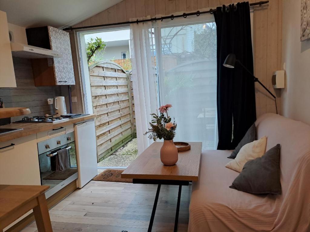 Joli Studio Au Calme Dans Un Jardin Privatif Ouistreham Exteriér fotografie